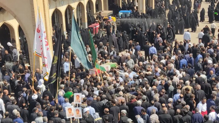 پیکر مطهر یک شهید دفاع مقدس میانرود دزفول در زادگاهش آرام گرفت