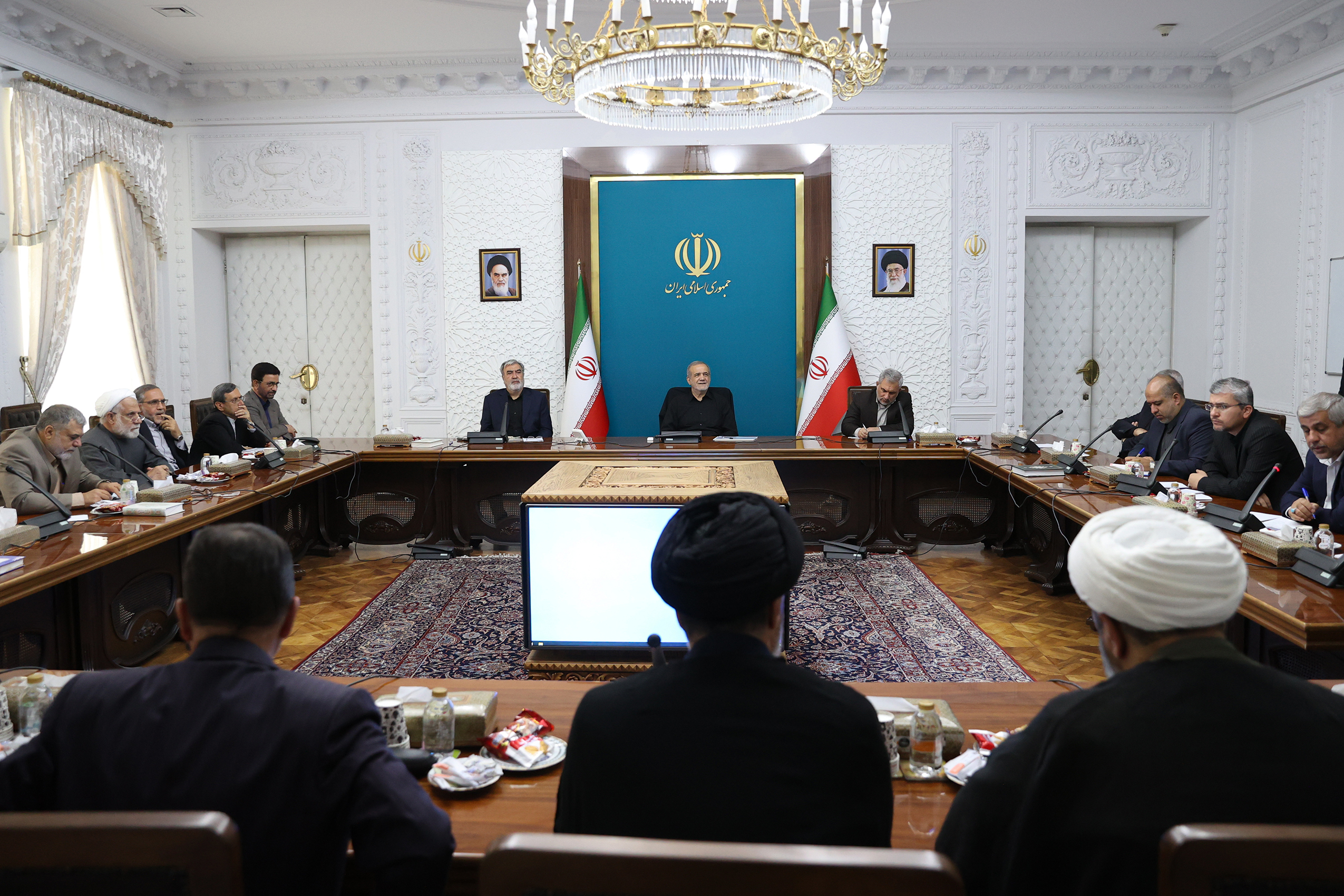پزشکیان: امروز بیش از همیشه به بهبود روابط با کشورهای همسایه و منطقه نیاز داریم