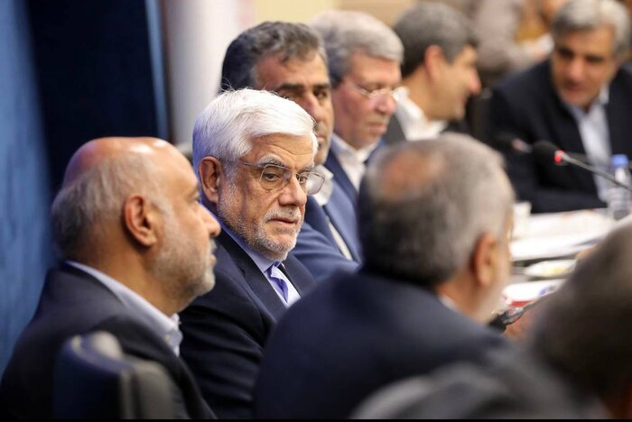 عارف: در شعار اعلام میکنیم مردم صاحب انقلاب هستند/ دو طرف وظایف خود را انجام دهند