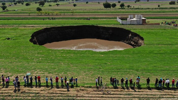 چرایی رخداد و راهحلهای پیشگیری از فرونشست زمین