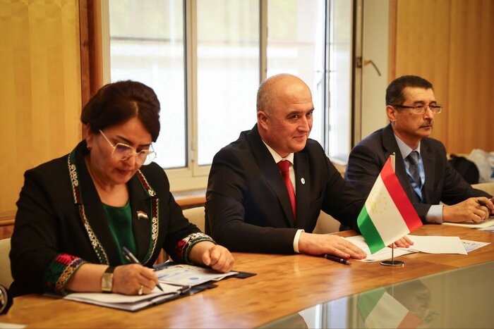 روسای مجالس ایران و تاجیکستان در ژنو دیدار کردند