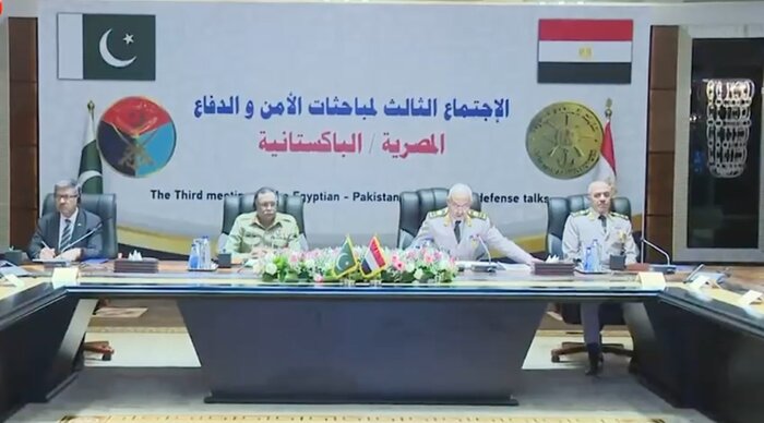 سفر رئيس ستاد مشترك ارتش پاكستان به مصر و ديدار با السيسي