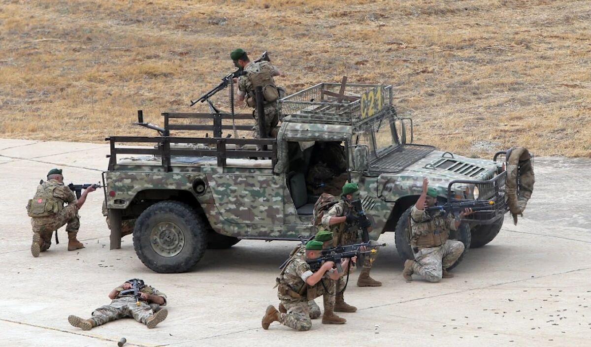 الاخبار : ارتش لبنان اولين خط دفاعي را عليه تجاوز اسرائيل در مرز جنوبي تشكيل داد الاخبار : ارتش لبنان اولين خط دفاعي را عليه تجاوز اسرائيل در مرز جنوبي تشكيل داد