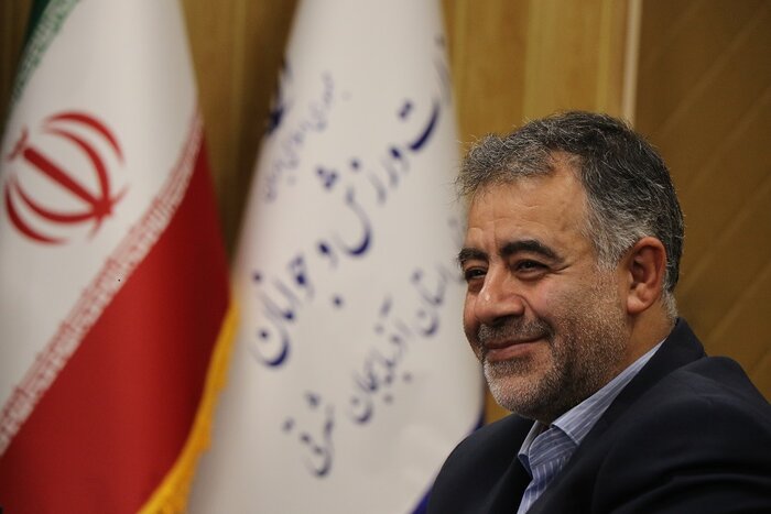 چمن جدید ورزشگاه یادگار امام تبریز هفته پنجم لیگ برتر آماده می‌شود