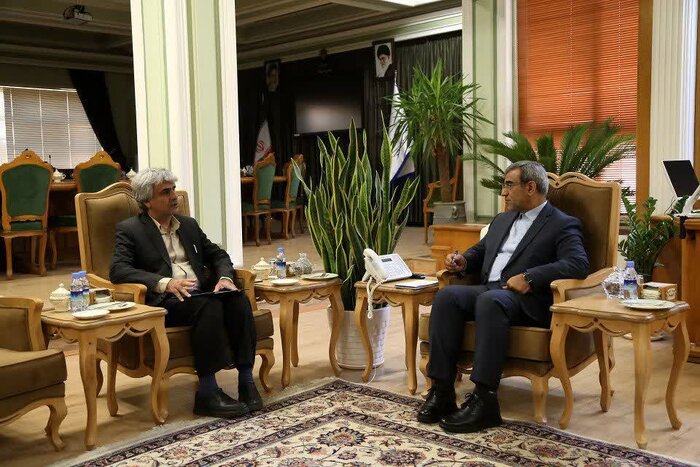 استاندار: کالاهای رسوبی سازمان تملیکی در خراسان رضوی باید تعیین تکلیف شود