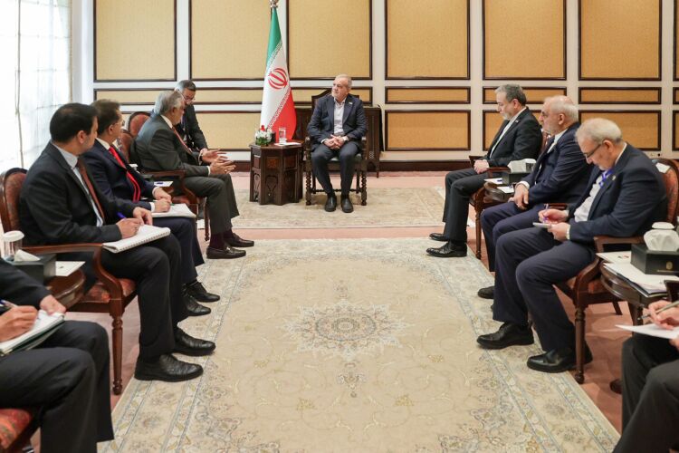 Iran’s president calls for revival of strategic pacts with Pakistan