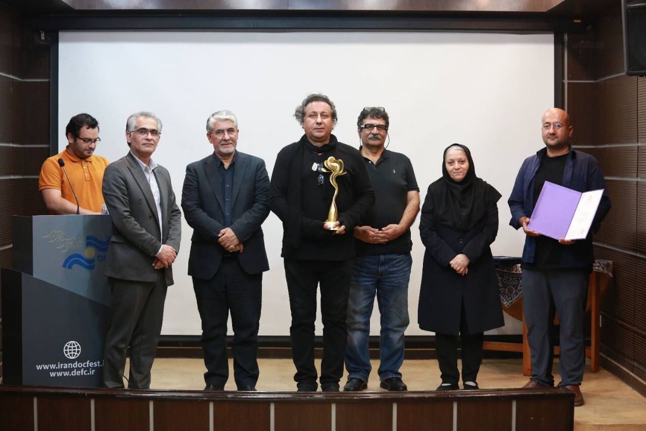 تقدیر از برادران مستندساز بالف/ هنرمندان استانی را ببینیم و قدر بدانیم تقدیر از برادران مستندساز بالف/ هنرمندان استانی را ببینیم و قدر بدانیم