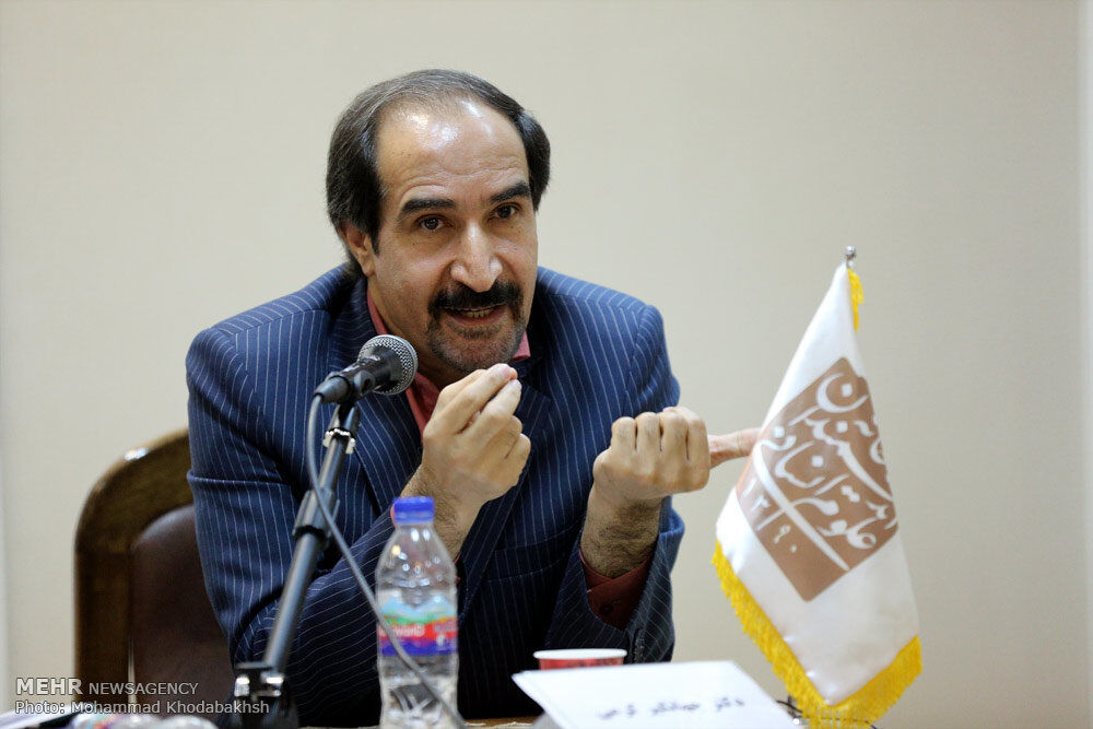 کرمی: دیپلماسی نه ابزار دکوری که منبع قدرت دولت است