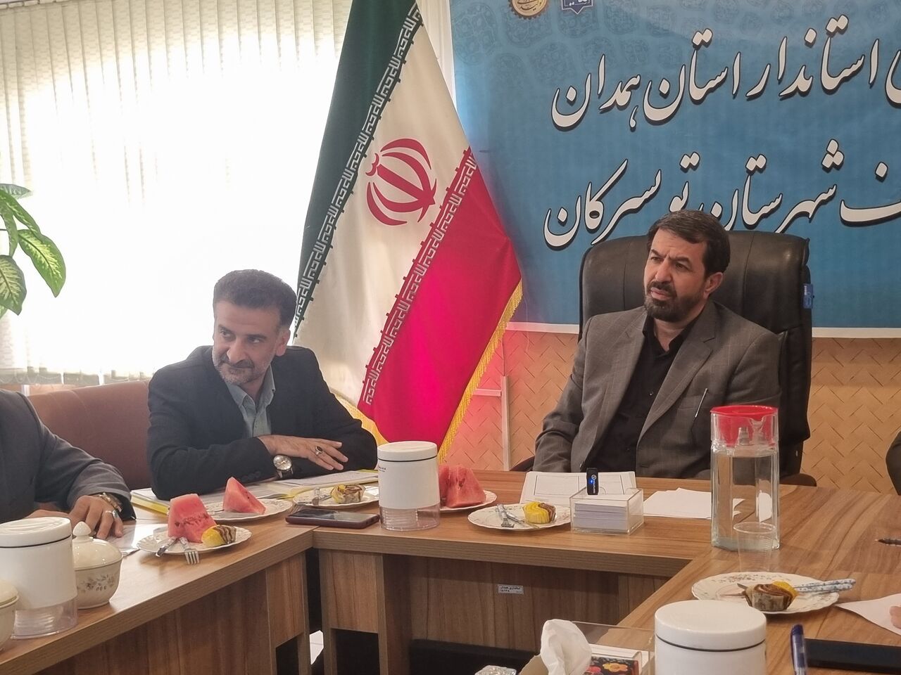 مشکلات هشت واحد تولیدی تویسرکان بررسی شد