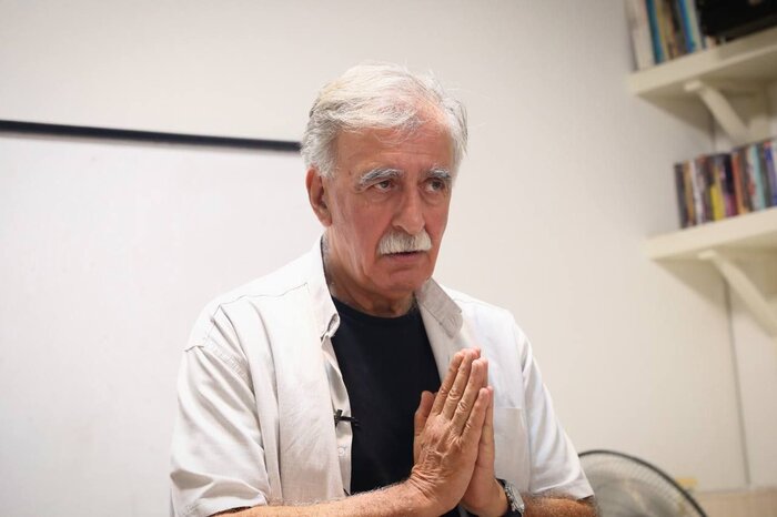 کیانوش عیاری از نوابغ سینمای ایران است/ به هر قیمتی نباید فیلم بسازید