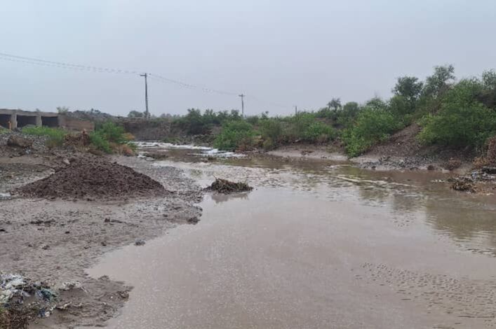 راه ۳۰ روستای عنبرآباد در جنوب کرمان مسدود شد/درخواست ماشین‌آلات سنگین