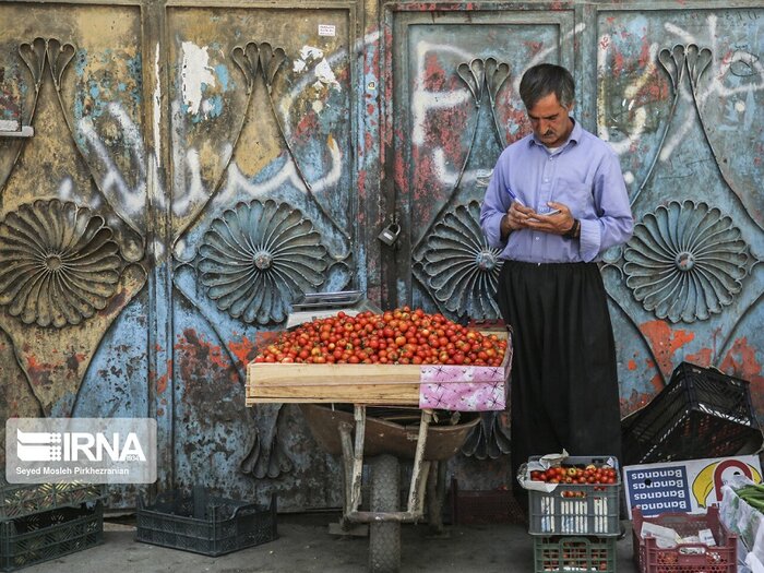 دستفروشان غیرمجاز؛ اربابان بی‌رقیب پیاده‌روهای بجنورد