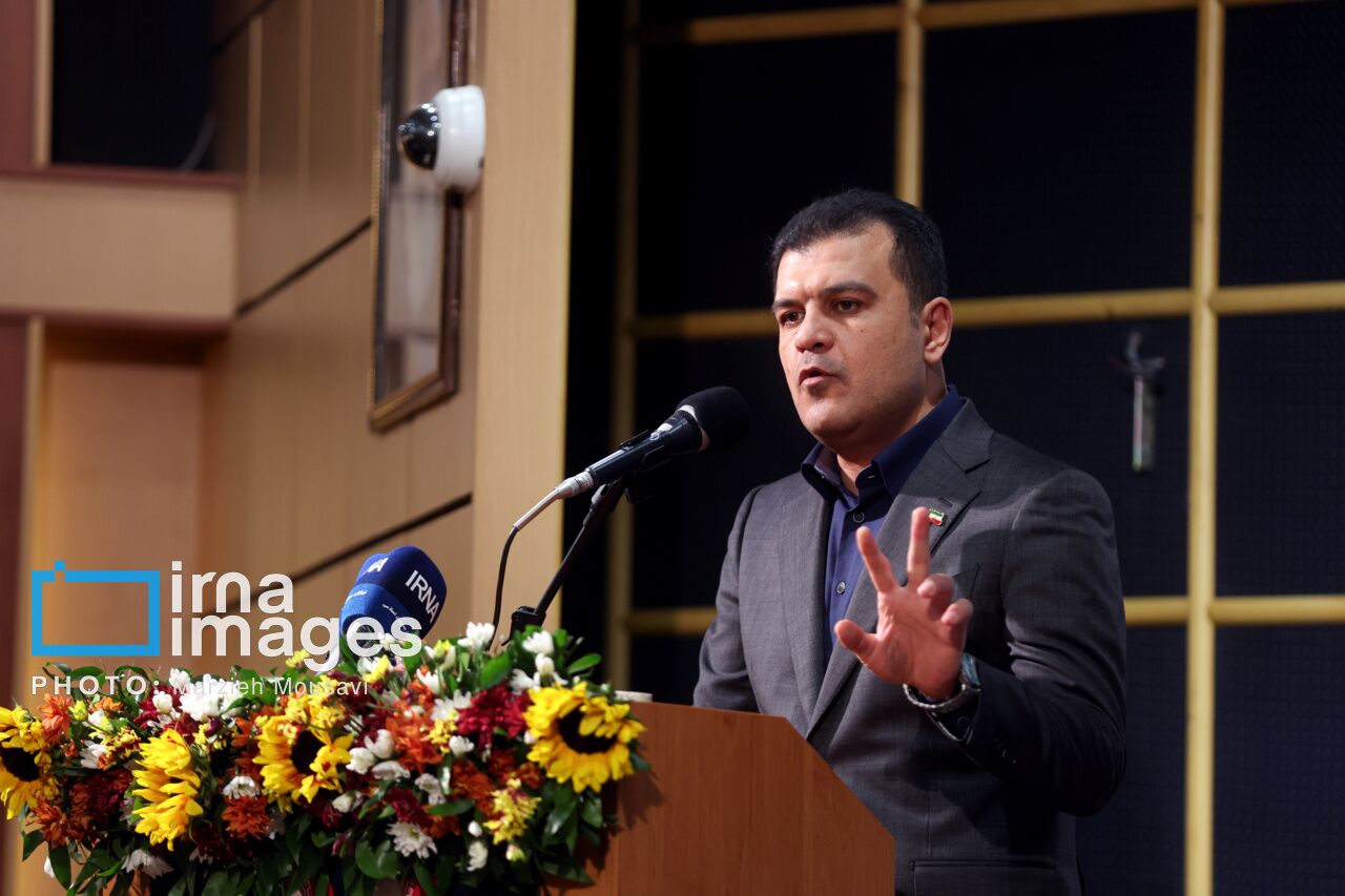۲ میلیون دانشآموز آموزش هوش مصنوعی را فرا میگیرند
