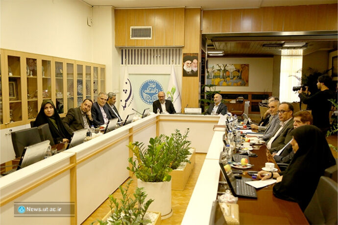 توسعه همکاری دانشگاه تهران و بنیاد مستضعفان در حوزههای علمی و فناوری