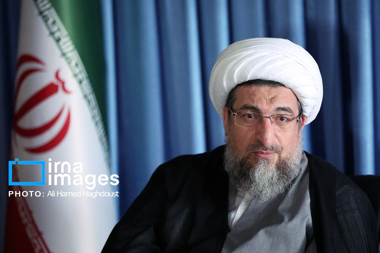 حقیقت مادری در سیره فاطمه تجلی رسالت انسان در مسیر تربیت است