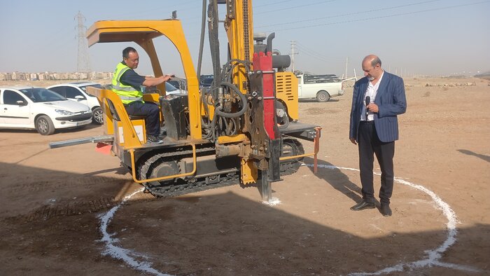 آغاز عملیات احداث ۲ نیروگاه خورشیدی ۹۵ مگاواتی در شهرک صنعتی شمسآباد