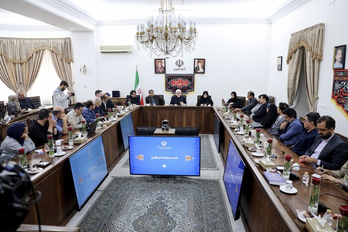 عارف: مذاکرات در مسیری است که مردم میخواهند/آب طالقان هفتههای آینده به تهران میرسد