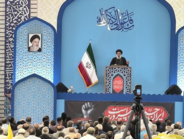 امام جمعه کرج : نظام اسلامی مردم پایه است