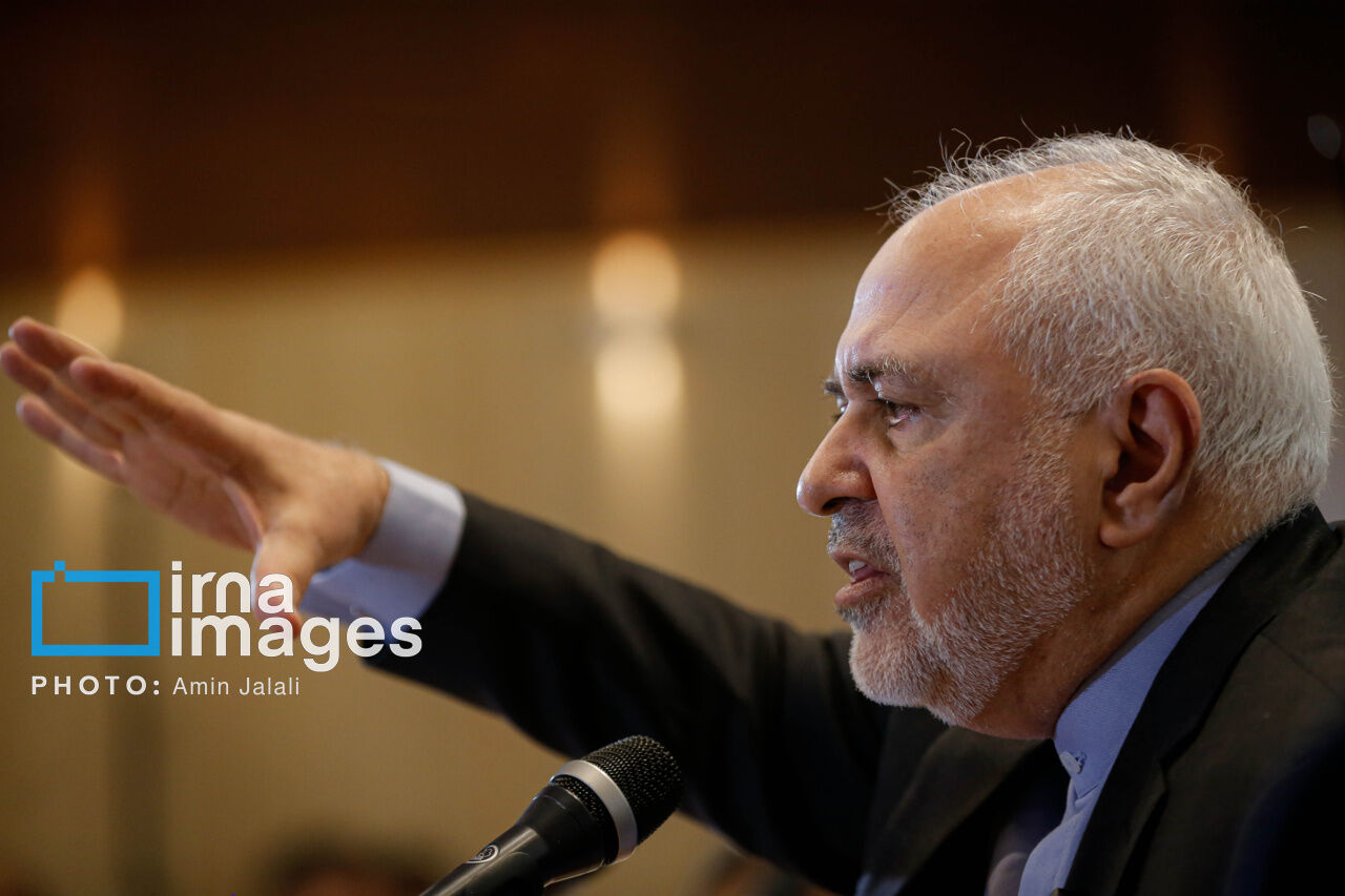 ظریف: «دوران بزندررو» پایان یافت/ ضرورت گذار از تهدیدمداری به فرصتمداری ظریف: «دوران بزندررو» پایان یافت/ ضرورت گذار از تهدیدمداری به فرصتمداری