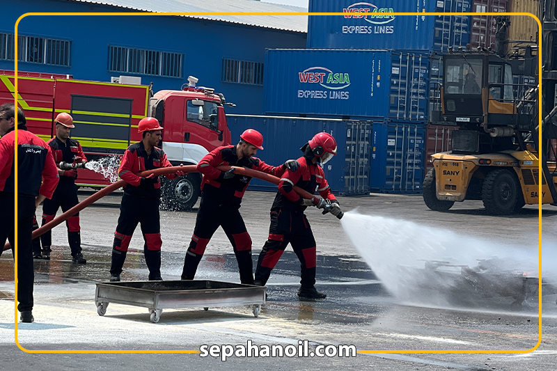 پایانه صادراتی نفت سپاهان در بوشهر؛ محل اجرای مانور مشترک اطفای حریق