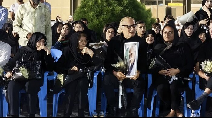 پیکر استاد فرشچیان وارد اصفهان شد