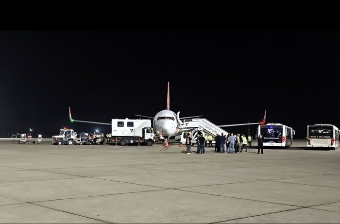 پیکر استاد فرشچیان وارد اصفهان شد