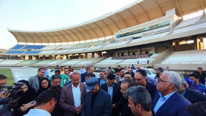 نظارت میدانی استاندار فارس بر روند آماده‌سازی ورزشگاه پارس