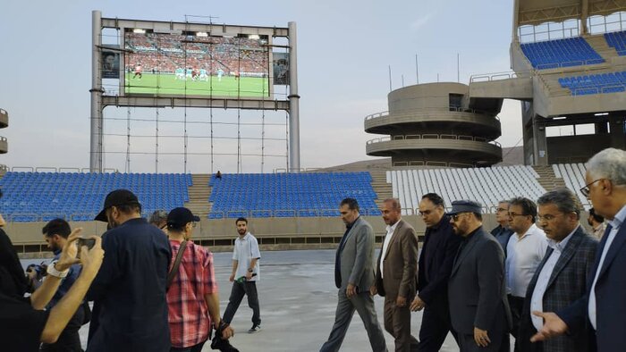 نظارت میدانی استاندار فارس بر روند آماده‌سازی ورزشگاه پارس