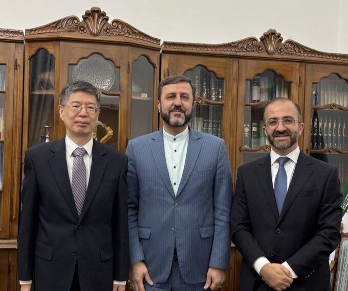 دیوار ایران مقابل بیانیه تروئیکای اروپا 2