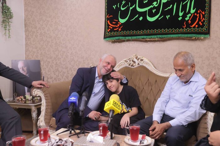 اوحدی: شهدا حافظان اصلی نظام هستند