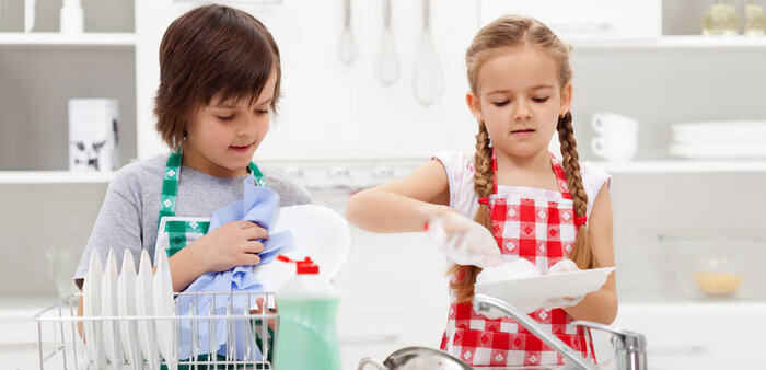 پرورش کودک شاد و مسئول با قدرت بازی و خلاقیت خانگی