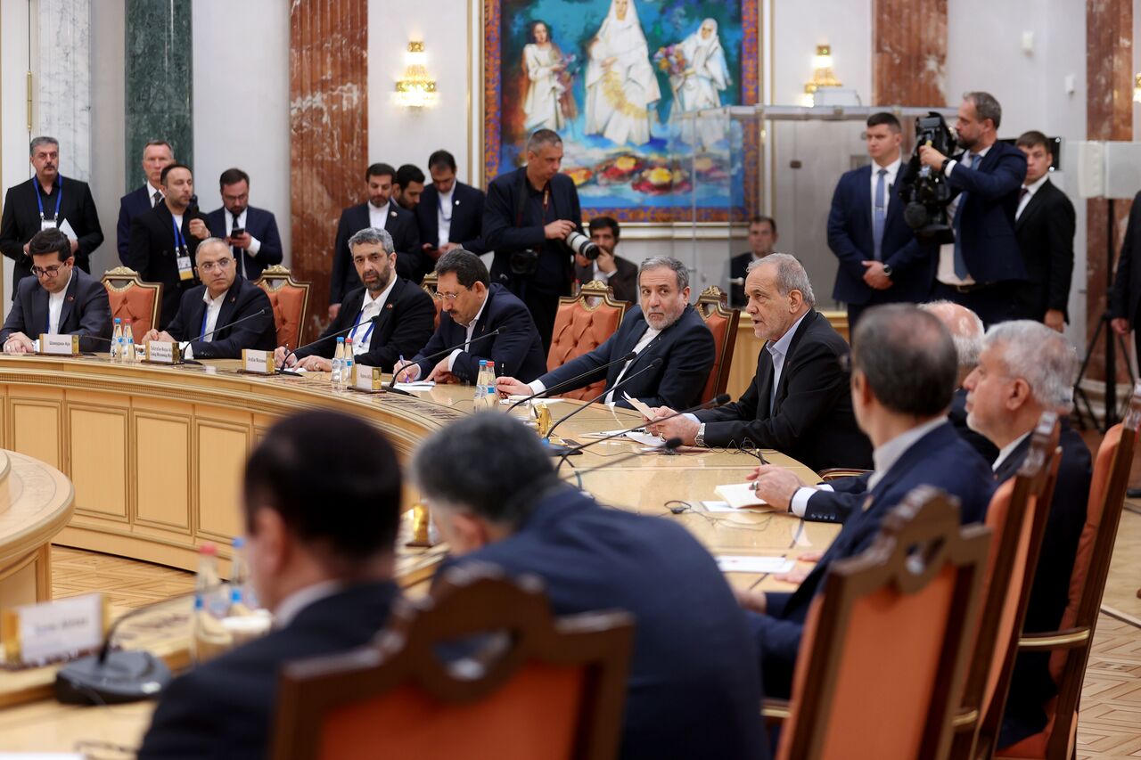 رئیسجمهور: روابط ایران و بلاروس باید عمیقتر و پایدارتر پایهریزی شود