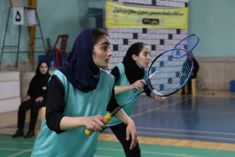 دختران بدمینتون‌باز زنجانی به رقابت‌های قهرمانی کشور اعزام شدند