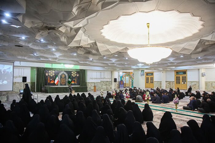 آیین شکرانه خدمت خادمان حرم بانوی کرامت برگزار شد