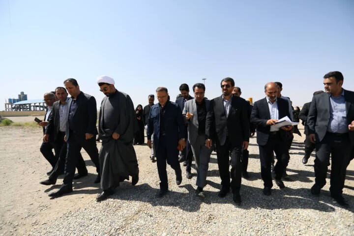 احیای ۱۵ واحد تولیدی و باز شدن گره کور گلخانه ۶۸ هکتاری دستاورد دولت در ملایر