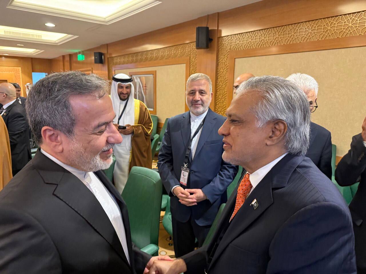 Araghchi meets his Pakistani and Bahraini counterparts in Jeddah