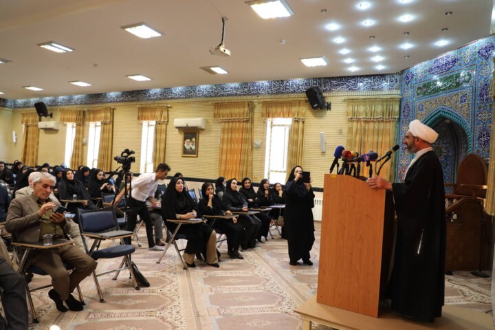 امامجمعه ایلام: فرهنگ کار باید در استان نهادینه شود/ اربعین ظرفیت بیبدیل توسعه