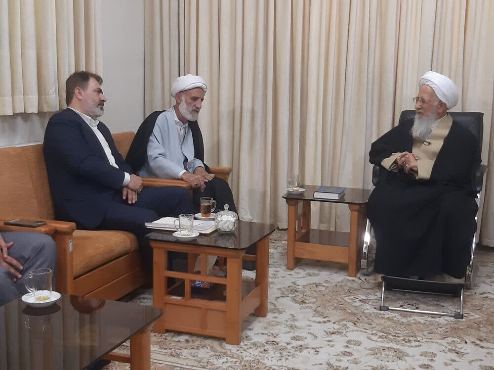 تاکید آیت‌الله جوادی آملی بر سرمایه‌گذاری در آموزش، تولید و پرورش نخبگان