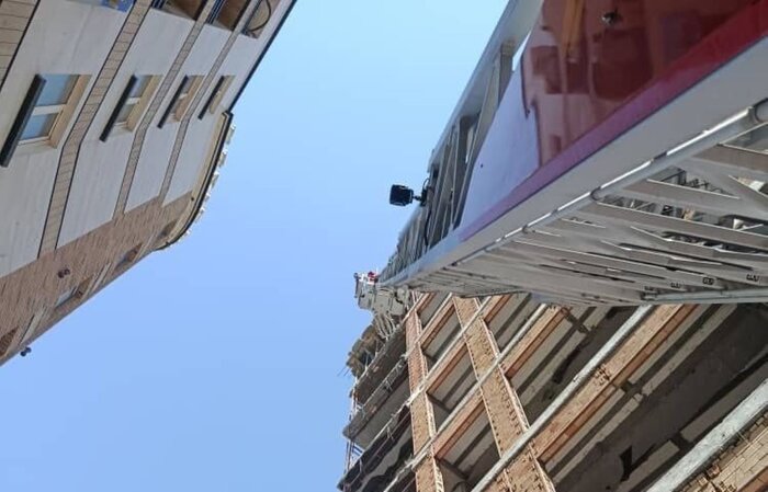 سقوط کارگر ایلامی از طبقه هشتم؛ مصدوم زنده به بیمارستان رسید