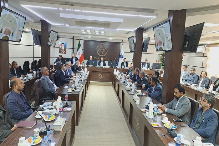 مشاور رئیس جمهور: تفویض اختیار به استانداران کلید حل مشکلات توسعه‌ای استان‌ها است