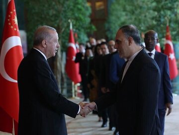 İran Büyükelçisi, Türkiye Cumhurbaşkanı'nın ve halkının Zafer Bayramı'nı kutladı