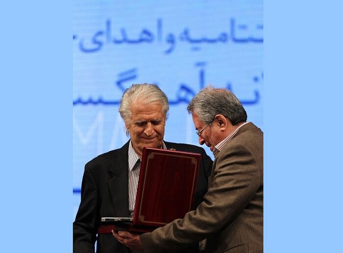 درخواست هنرمندان برای بازگشت پیکر احمد پژمان به میهن