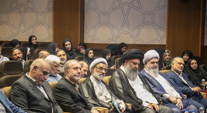 آمیخته کردن آسیب‌های اجتماعی با دعواهای سیاسی خیانت به کشور است
