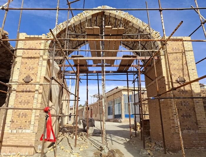 ۹ میلیارد ریال برای احیای دروازه روستای تاریخی «ازغند» مهولات هزینه شد ۹ میلیارد ریال برای احیای دروازه روستای تاریخی «ازغند» مهولات هزینه شد