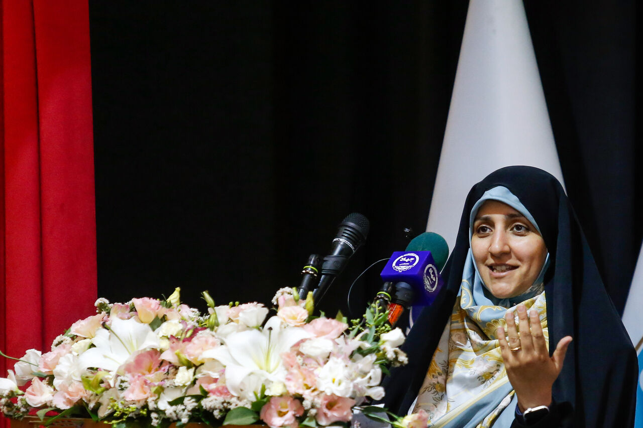 سهم زنان در شوراها بايد افزايش يابد/هيچ ايراني نبايد احساس طرد يا ناديده شدن داشته باشد سهم زنان در شوراها بايد افزايش يابد/هيچ ايراني نبايد احساس طرد يا ناديده شدن داشته باشد