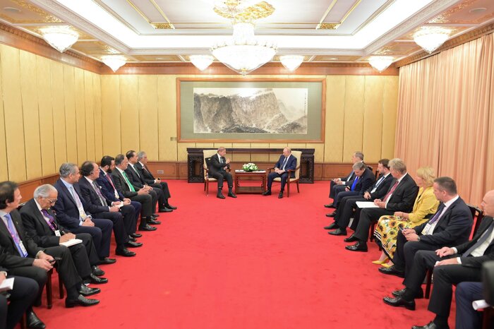 دیدار سران پاکستان و روسیه در چین/ دعوت پوتین از شهباز شریف برای سفر به مسکو