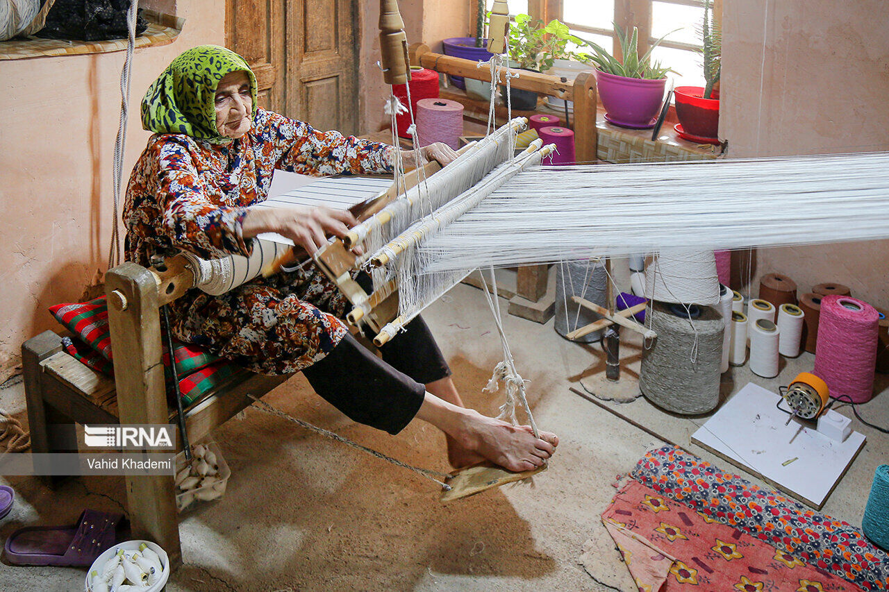 چادرشببافی رویین؛ ۳۰۰ سال هنر و هویت خراسانشمالی چادرشببافی رویین؛ ۳۰۰ سال هنر و هویت خراسانشمالی