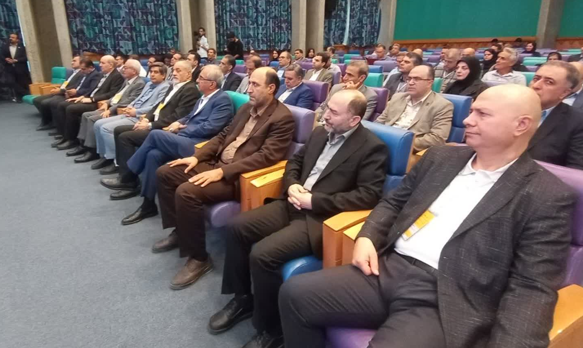 استاندار اصفهان: تاب آوری صنعت فولاد در گرو استفاده از انرژی‌های تجدیدپذیر است
