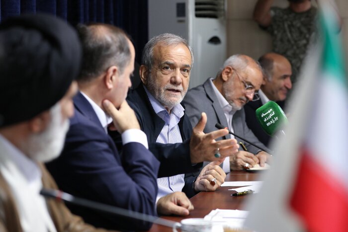 پزشکیان: وزارت جهاد کشاورزی از اصلیترین مصرفکنندگان ارز دولتی است/ ضرورت کاهش هزینه ها