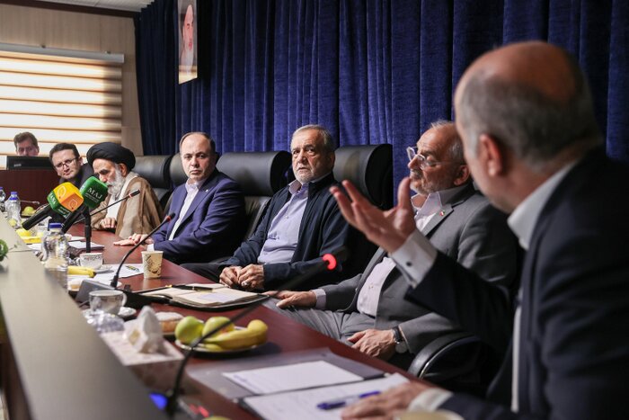 پزشکیان: وزارت جهاد کشاورزی از اصلیترین مصرفکنندگان ارز دولتی است/ ضرورت کاهش هزینه ها